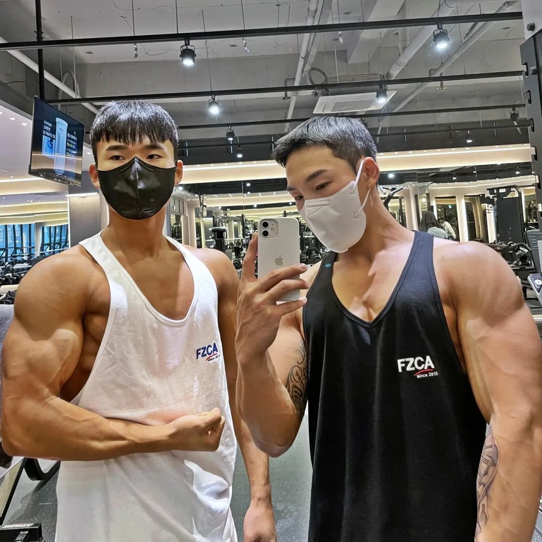 Sports Fitness Muscle Men&